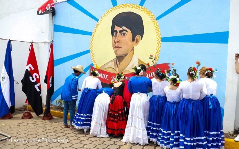 MURAL2