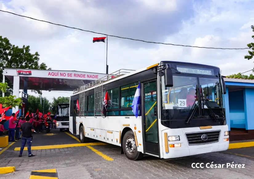 AUTOBUSES--(20)