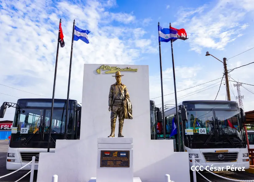 AUTOBUSES--(23)