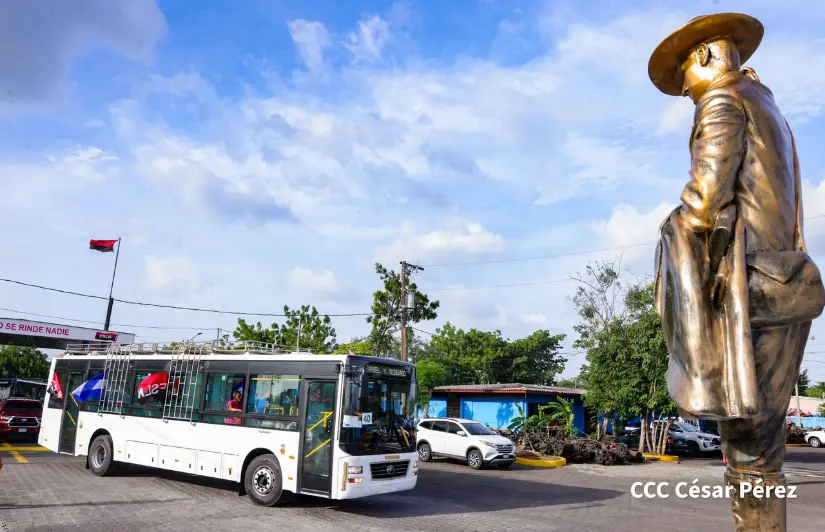 AUTOBUSES--(26)