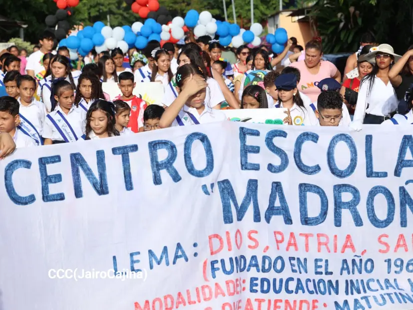Desfile--(70)