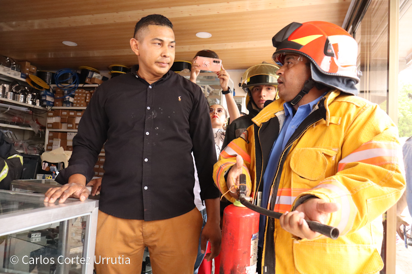 BOMBEROS8
