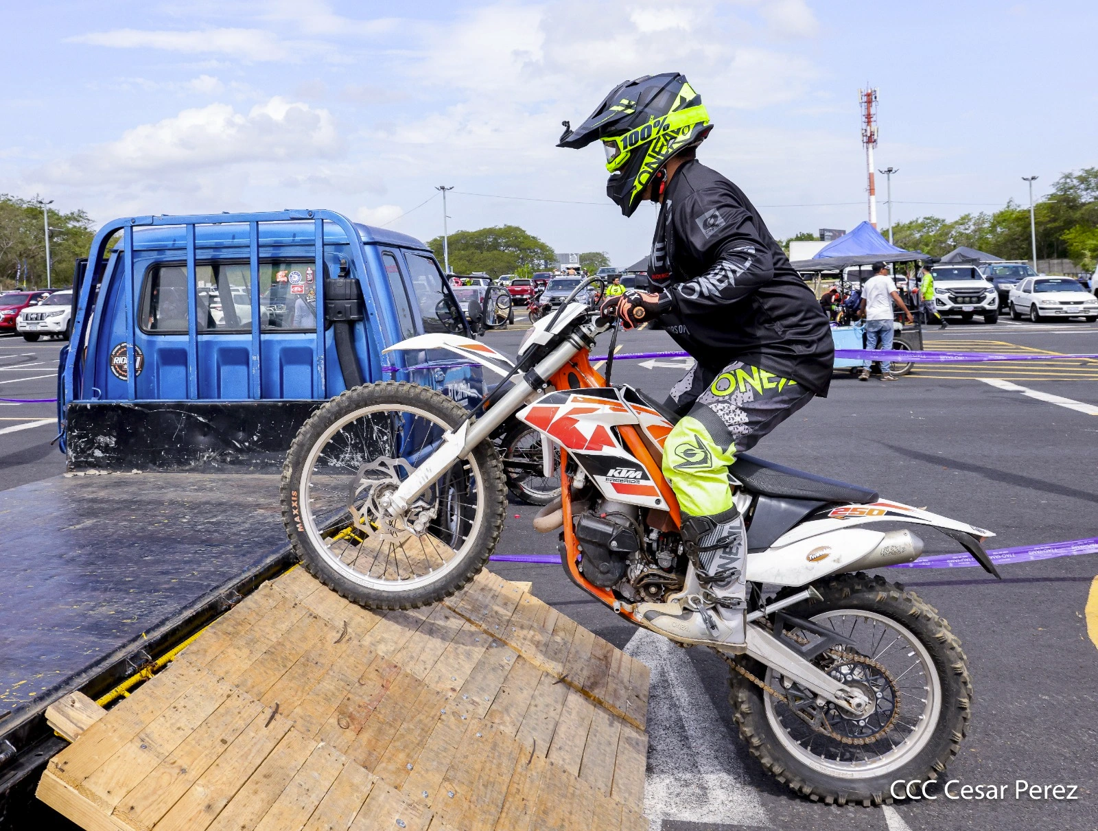 MOTO-(18)