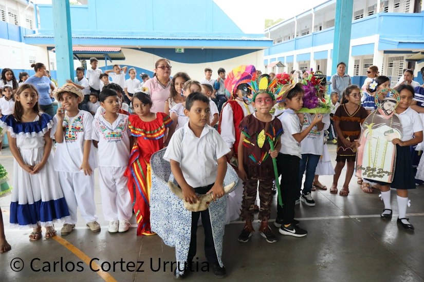 HUIPIL17_17_11zon