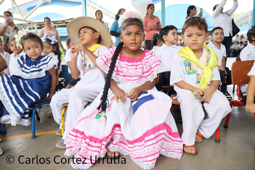 HUIPIL8_8_11zon