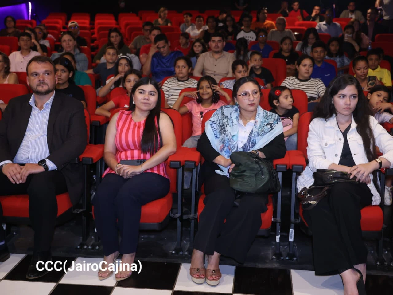 CINE4