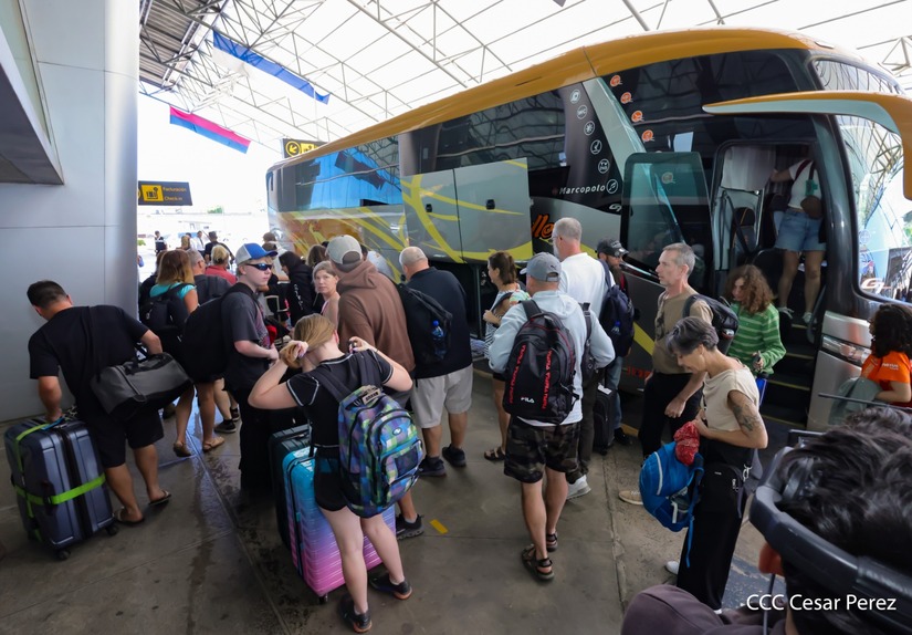 TURISTAS-(1)