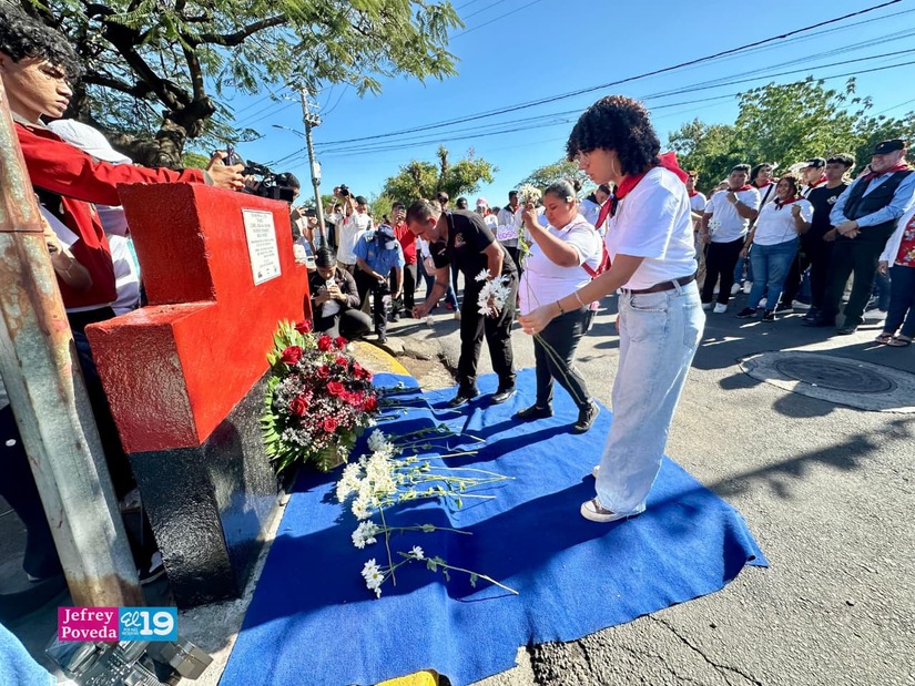 Leonel-Rugama-28