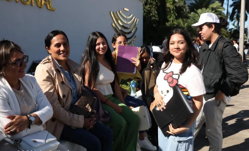 BECAS--(12)