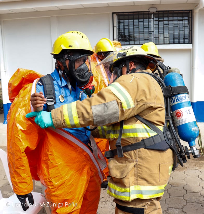 BOMBEROS17