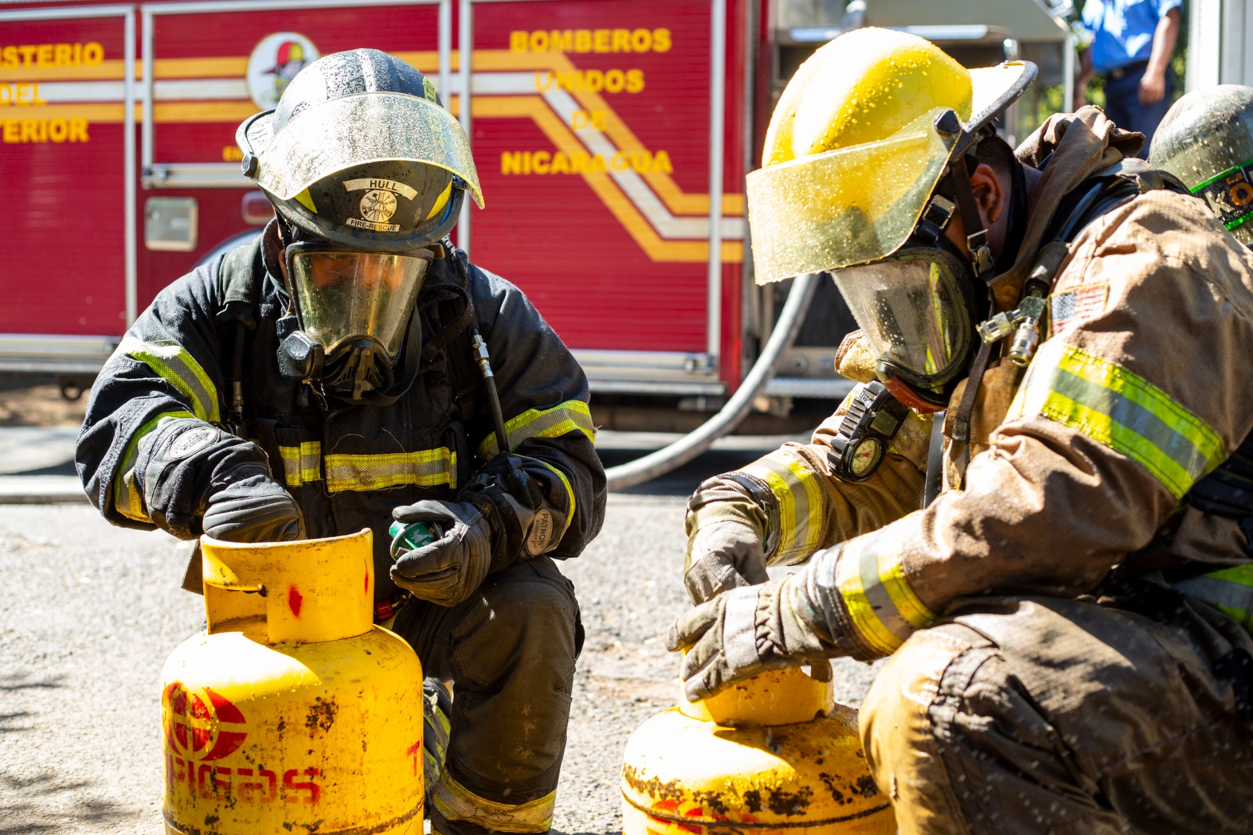 BOMBEROS12