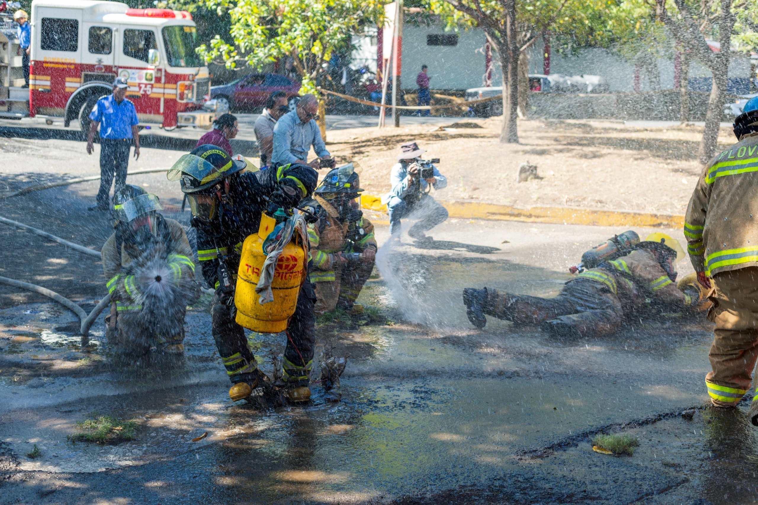 BOMBEROS9