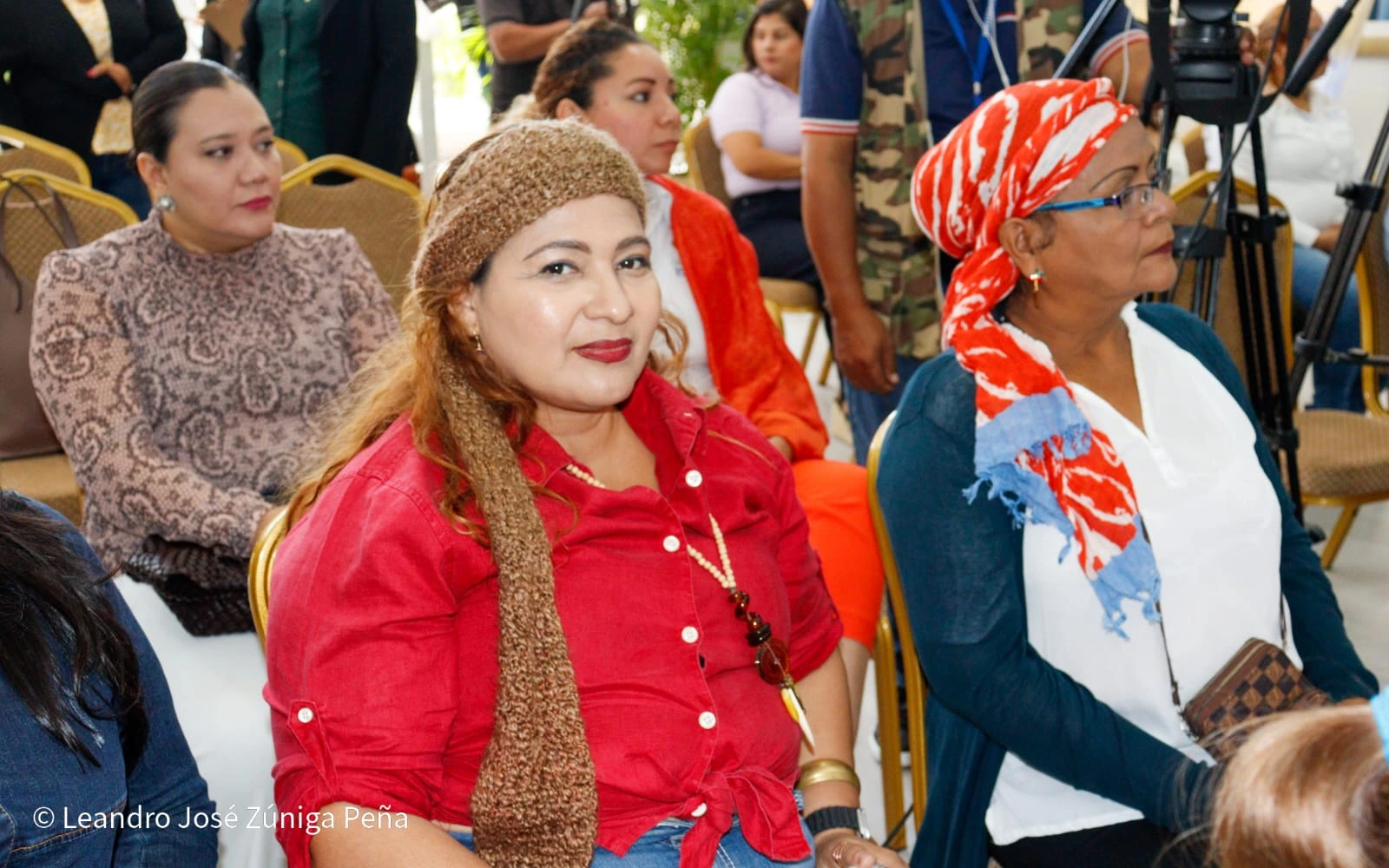 MUJERES10