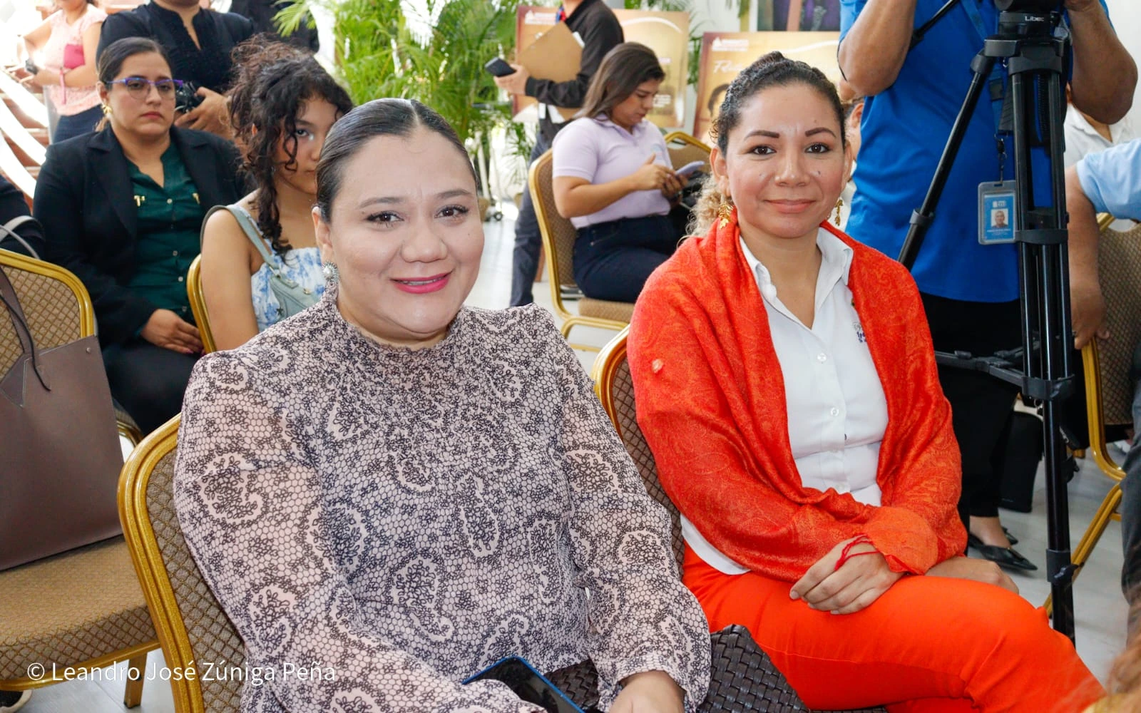 MUJERES7
