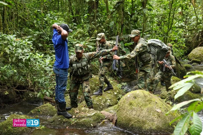 Ejercito-12_12_11zon