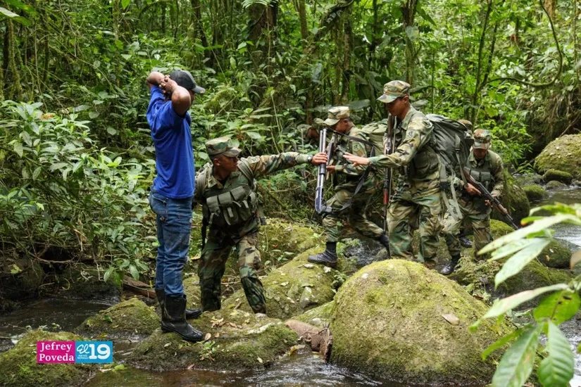 Ejercito-13_13_11zon