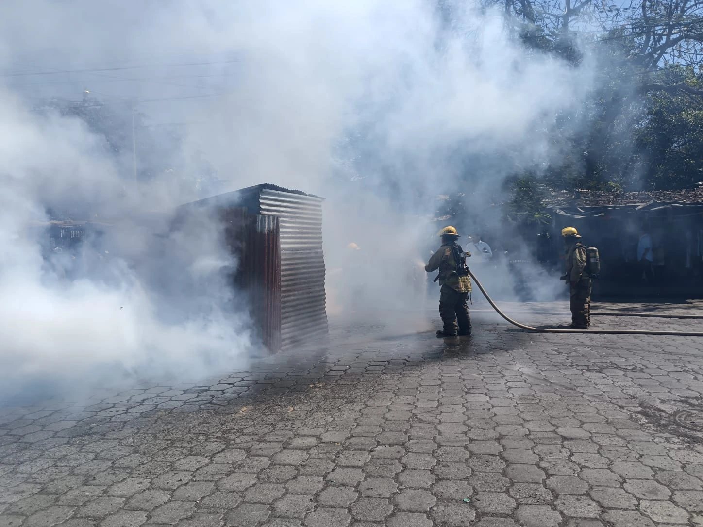 BOMBEROS30