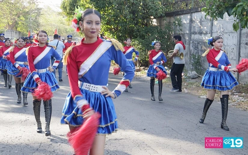 DESFILE-(18)