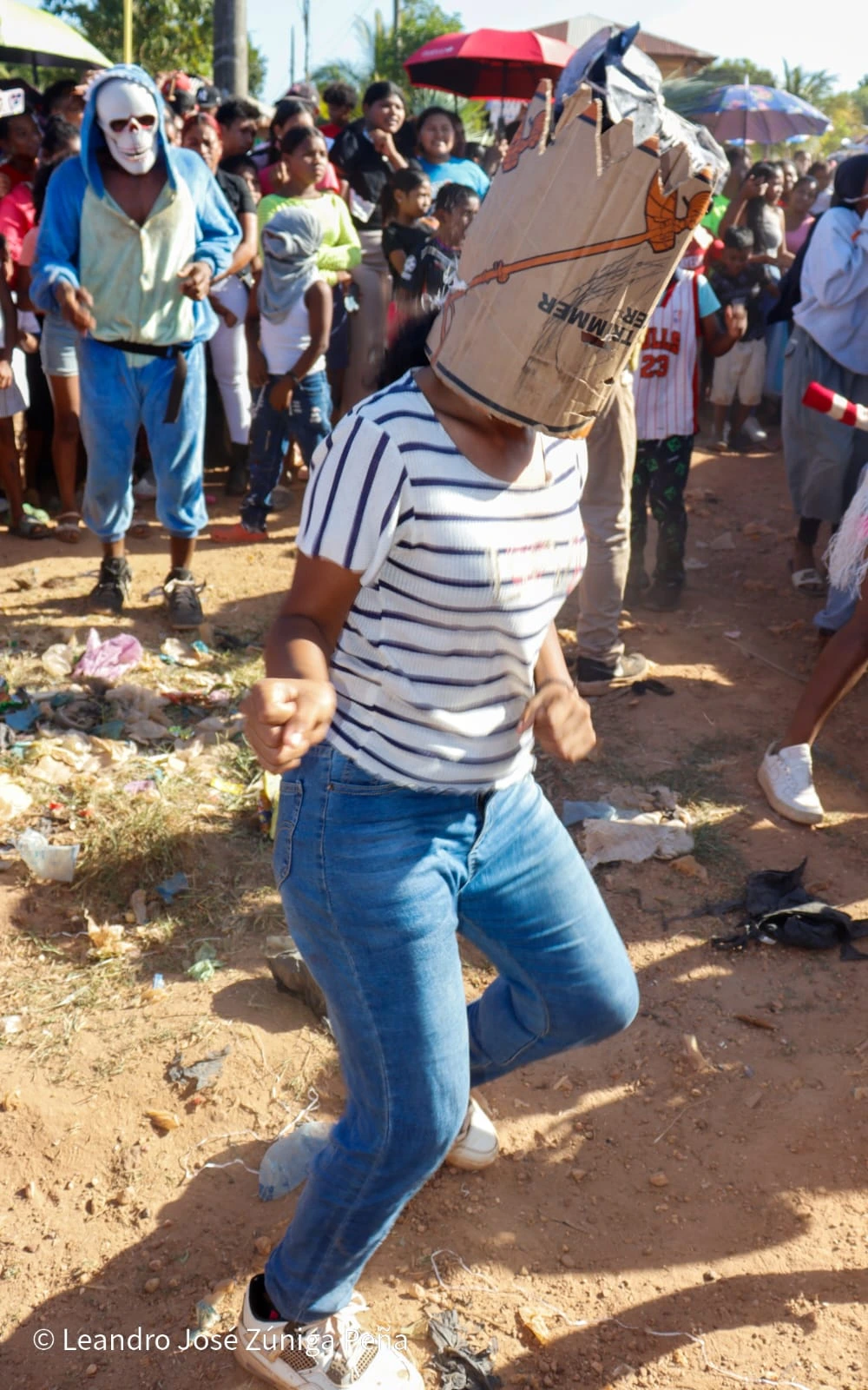 BAILE-(25)