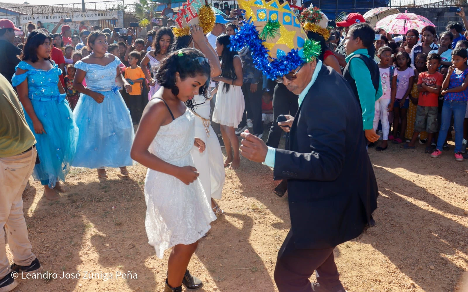 BAILE-(40)