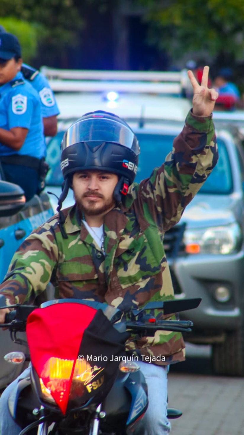 JINOTEGA--(19)