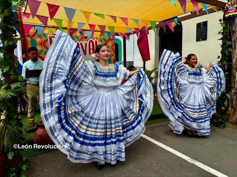 Festival--(5)