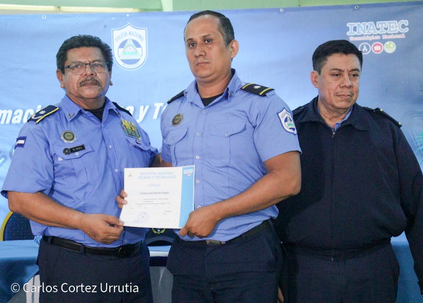 POLICIA11
