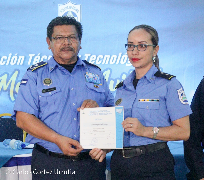 POLICIA17