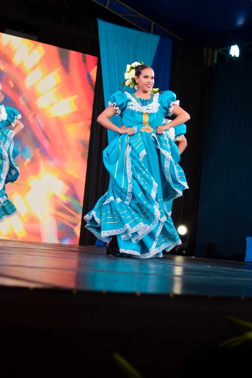 REINAS-(10)