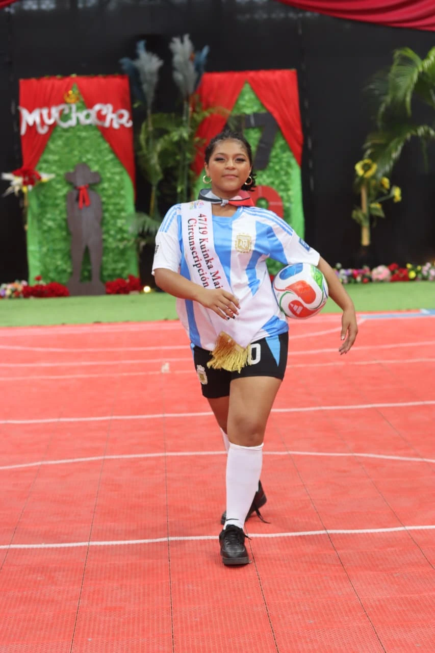 MUCHACHA-(10)