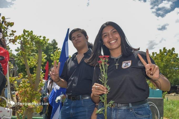 ESTUDIANTES--(1)