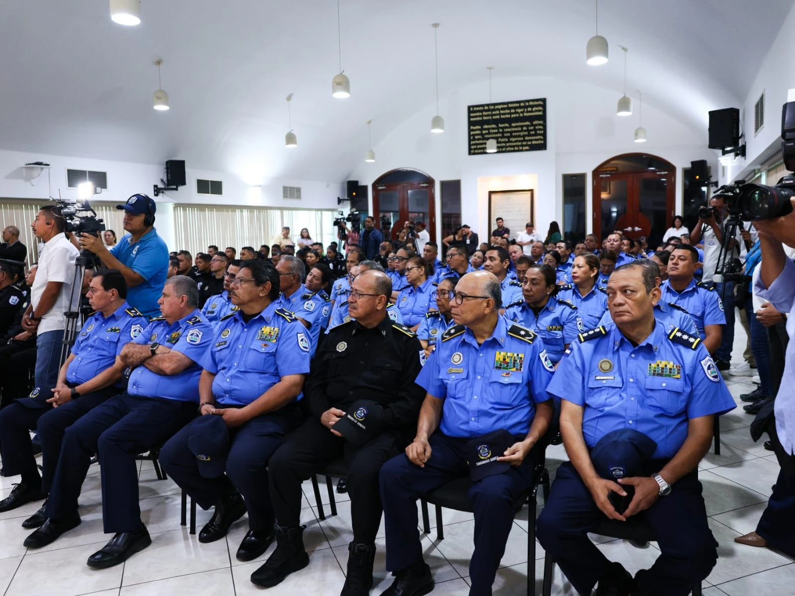 POLICIA4