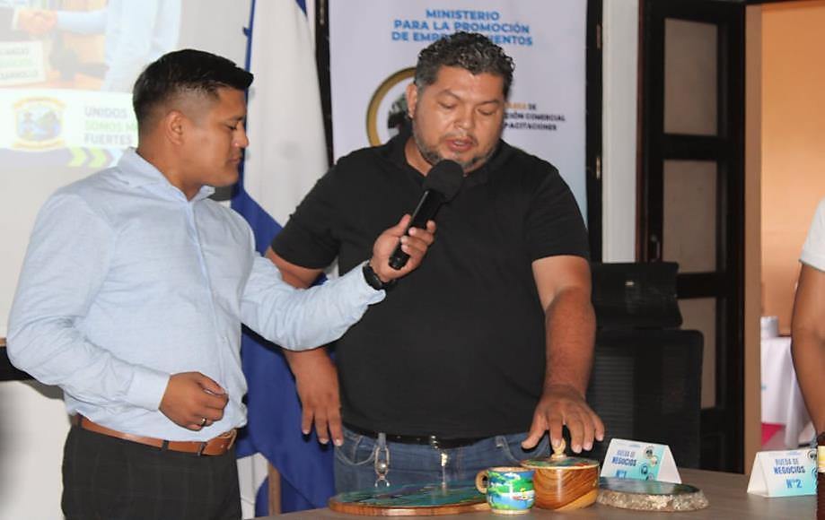 EMPRENDEDORES--(3)