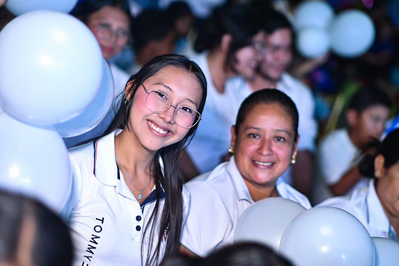 REINAS--(11)
