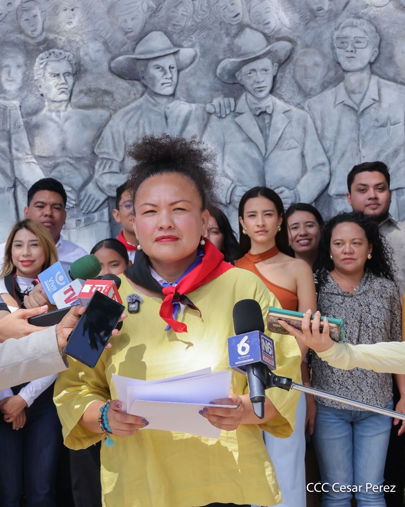 PERIODISTAS--(2)