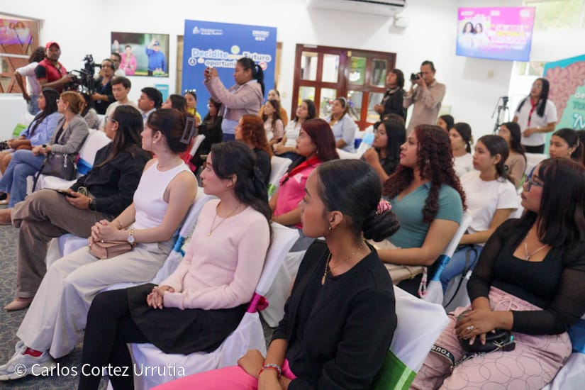 Panel-Mujeres-16