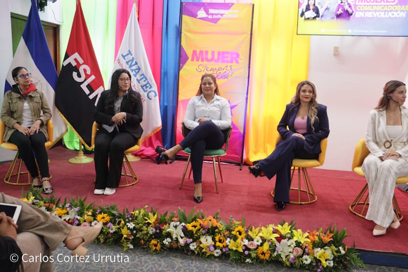 Panel-Mujeres-17