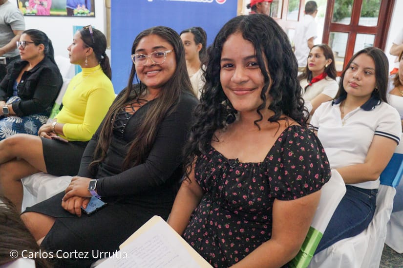 Panel-Mujeres-19