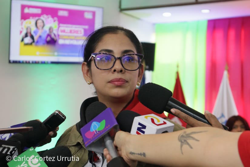 Panel-Mujeres-2
