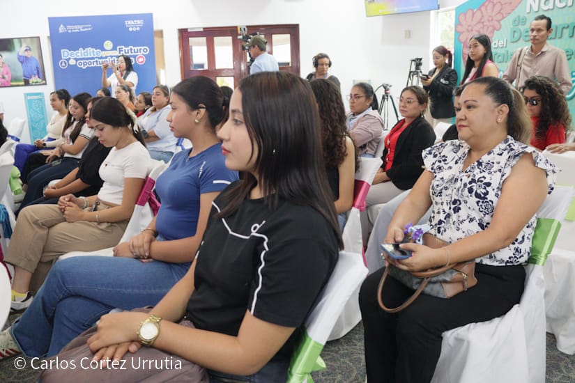Panel-Mujeres-25