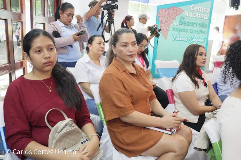 Panel-Mujeres-29