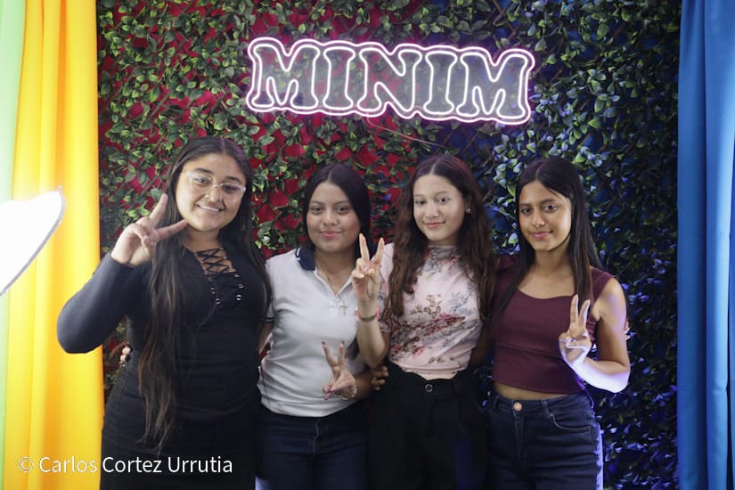 Panel-Mujeres-6