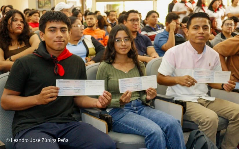 BECAS7