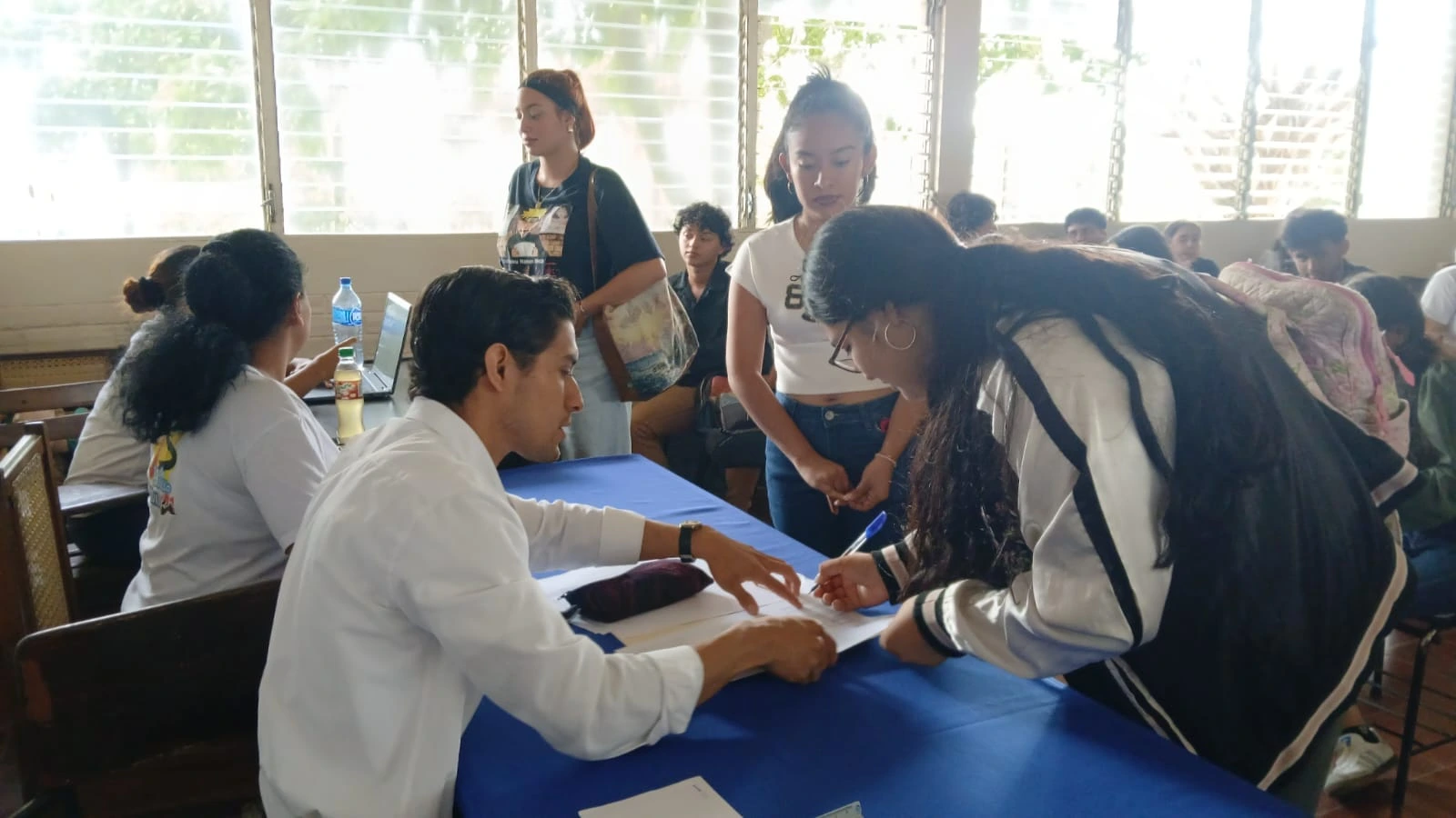 BECAS7