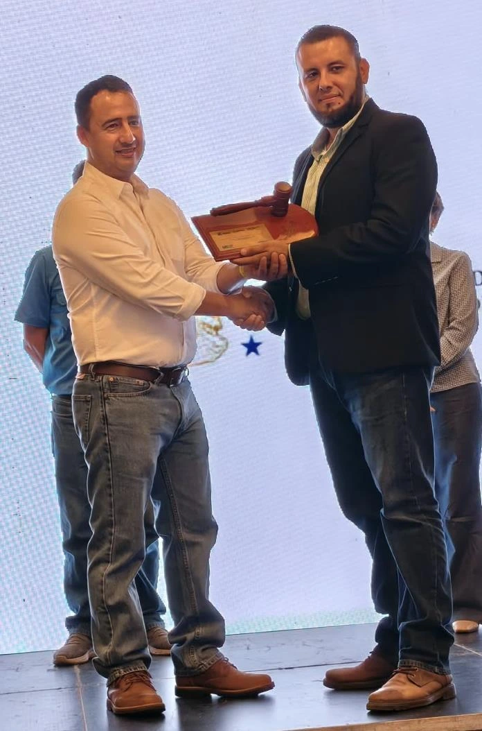 PREMIO3