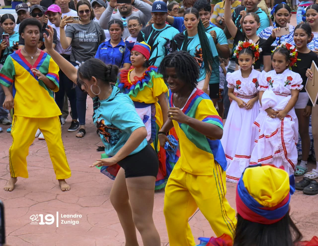 BAILES-(41)