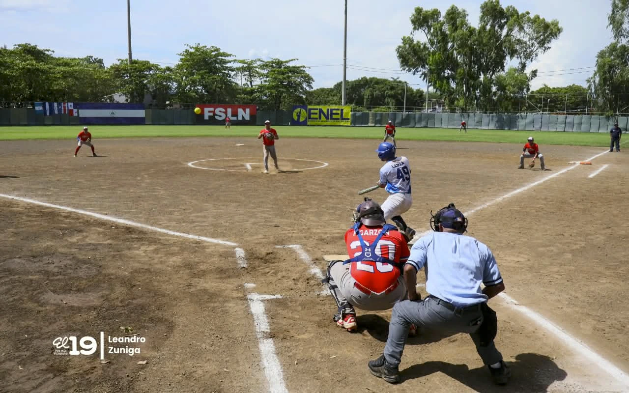 SOFTBOL-(4)