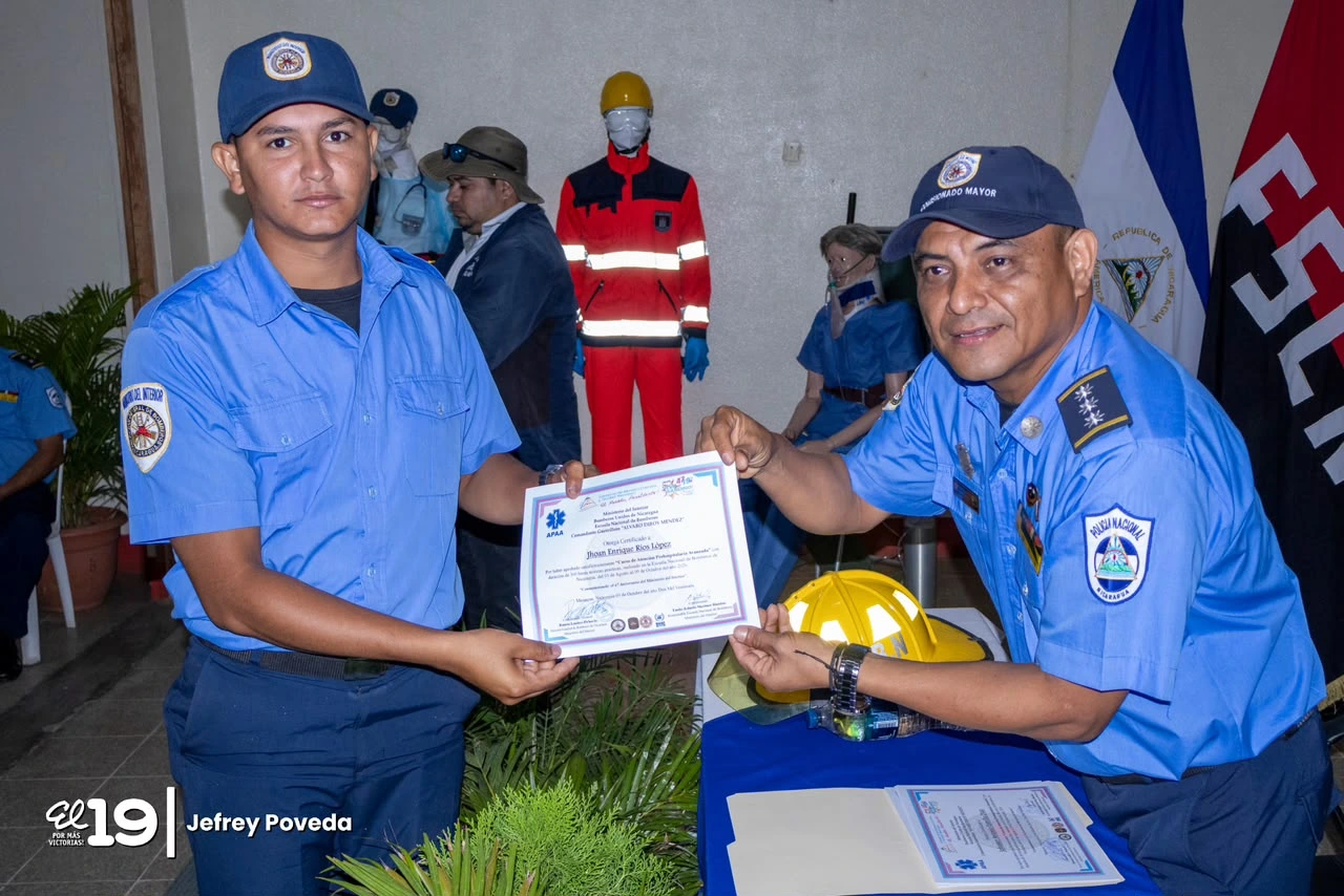 BOMBEROS15