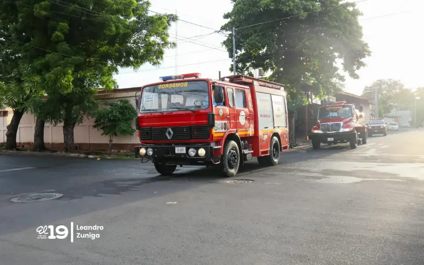 BOMBEROS--(8)