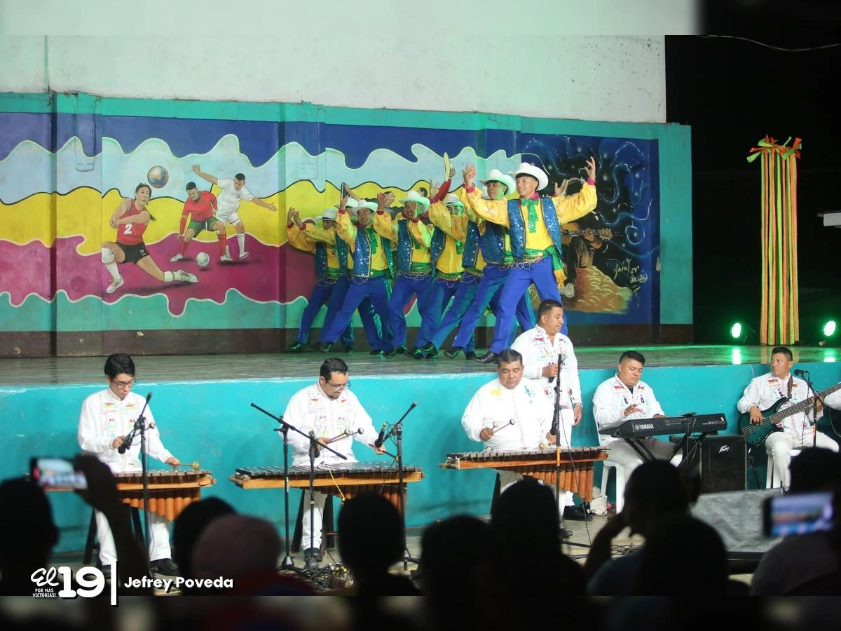 BAILE-(15)